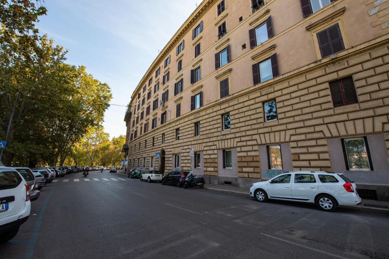 Lungotevere Ripa Рим Екстер'єр фото